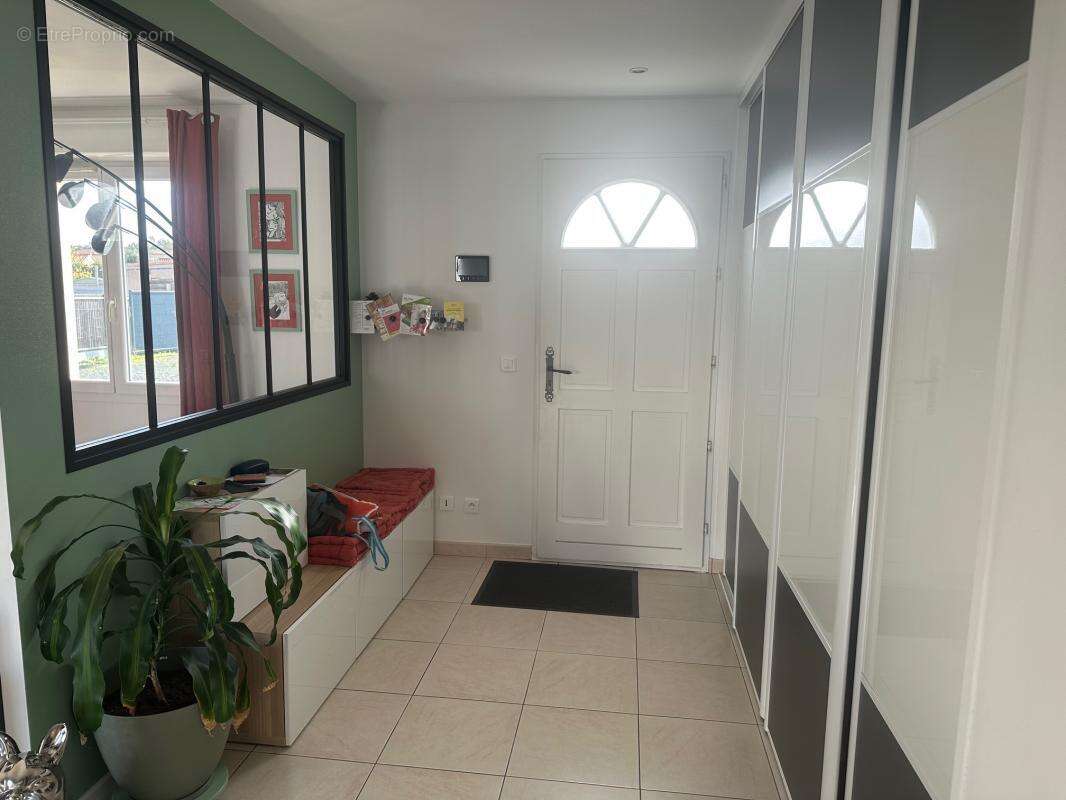 Maison à SAINT-MACAIRE-EN-MAUGES