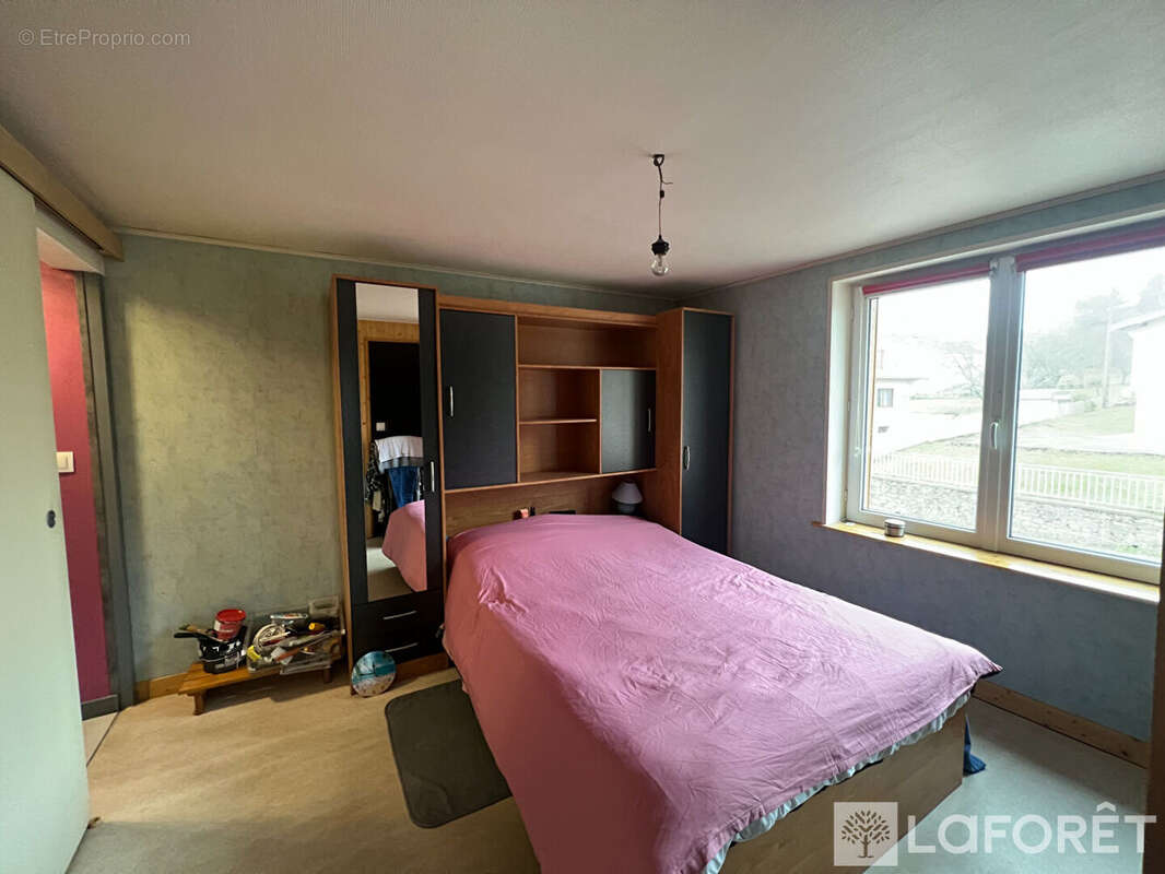 Appartement à URIMENIL