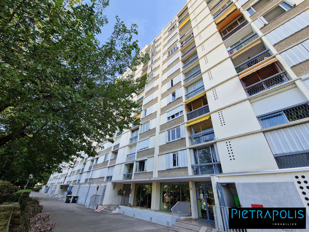 Appartement à BRON