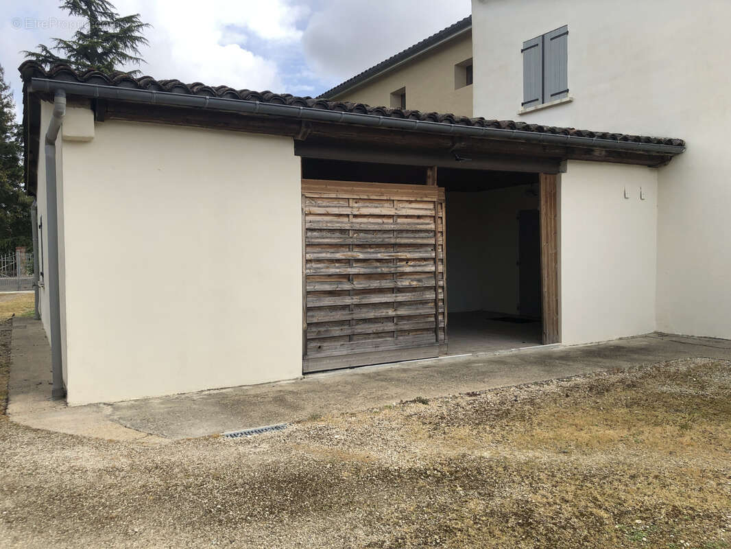 Maison à CASTELNAU-D'AUZAN