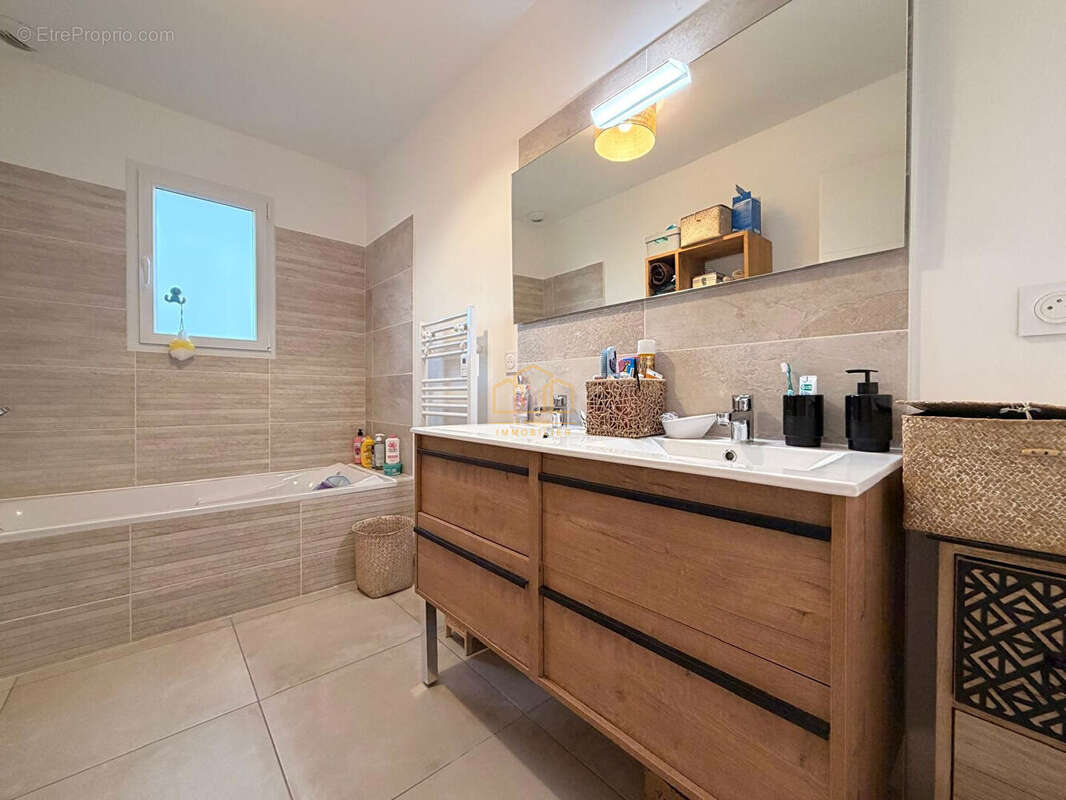 Maison à GUJAN-MESTRAS