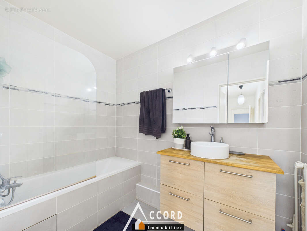 Appartement à SARTROUVILLE