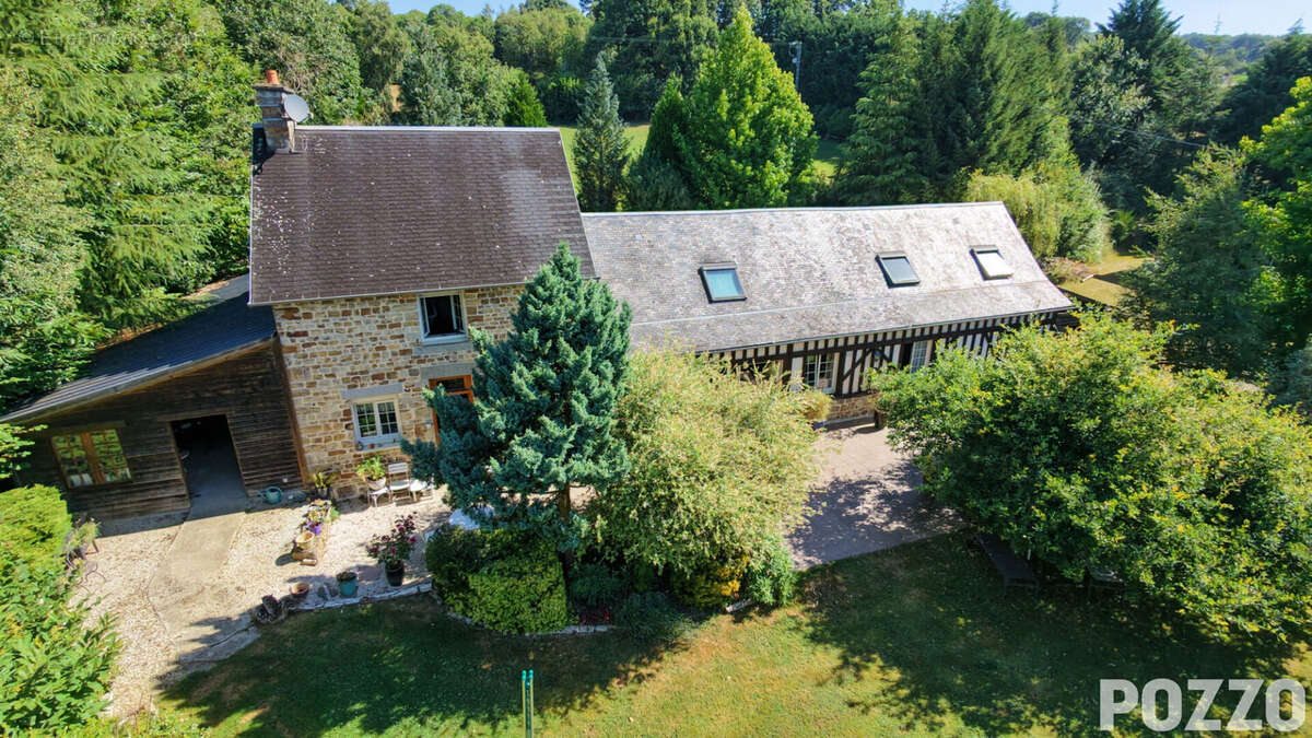 A VENDRE : Propriété d'exception - Longère normande de charme sur 5 hectares avec étang et dépendance - photo 2