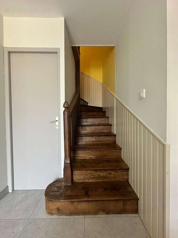 Maison 203 m² à Bouteville  - photo 7