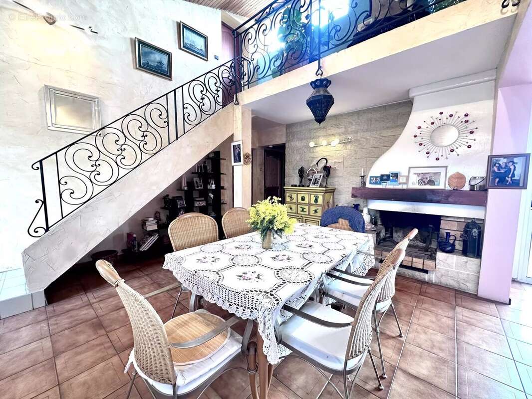 Maison à VILLENEUVE-DE-LA-RAHO