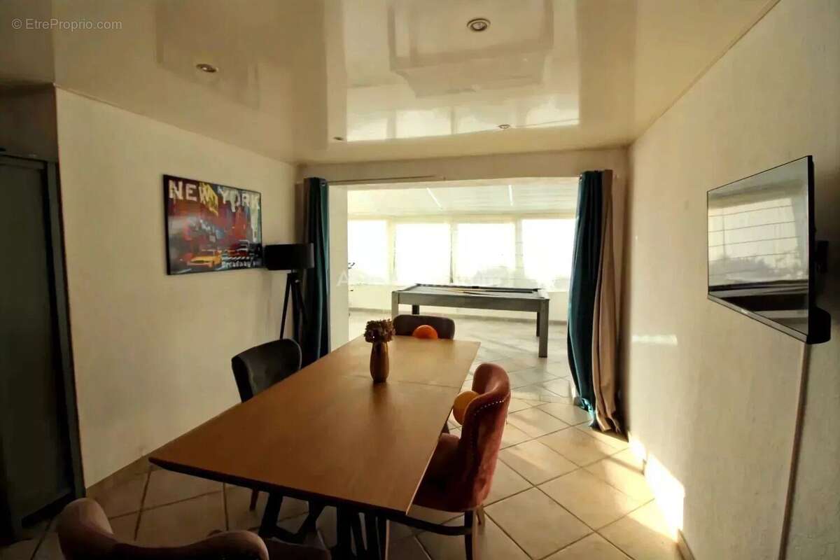 Maison à CHAZEY-BONS