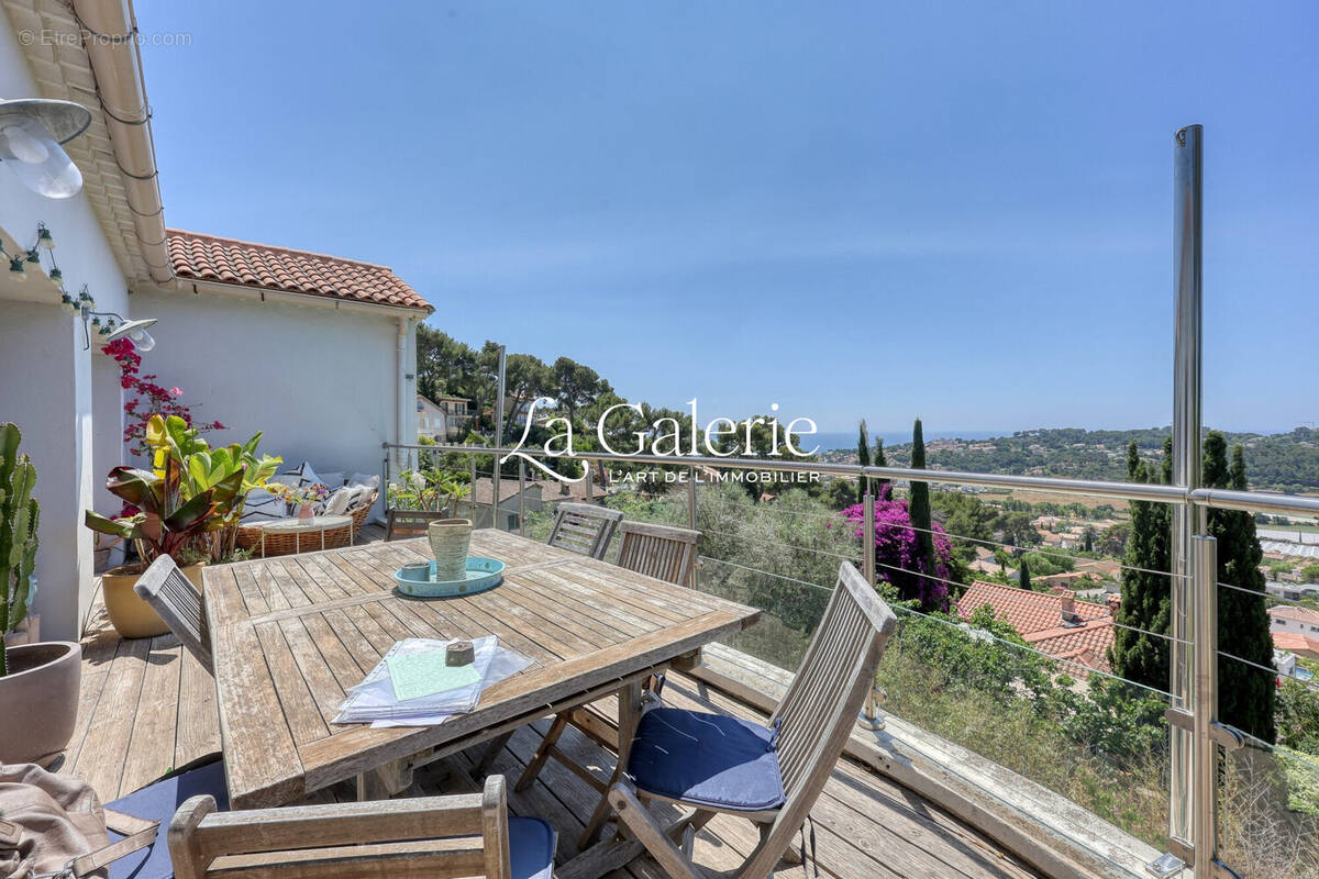 Appartement à CARQUEIRANNE