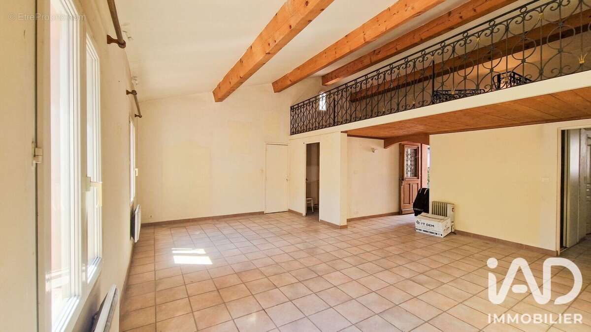 Maison 150 m² à Plan-De-Cuques  - photo 3