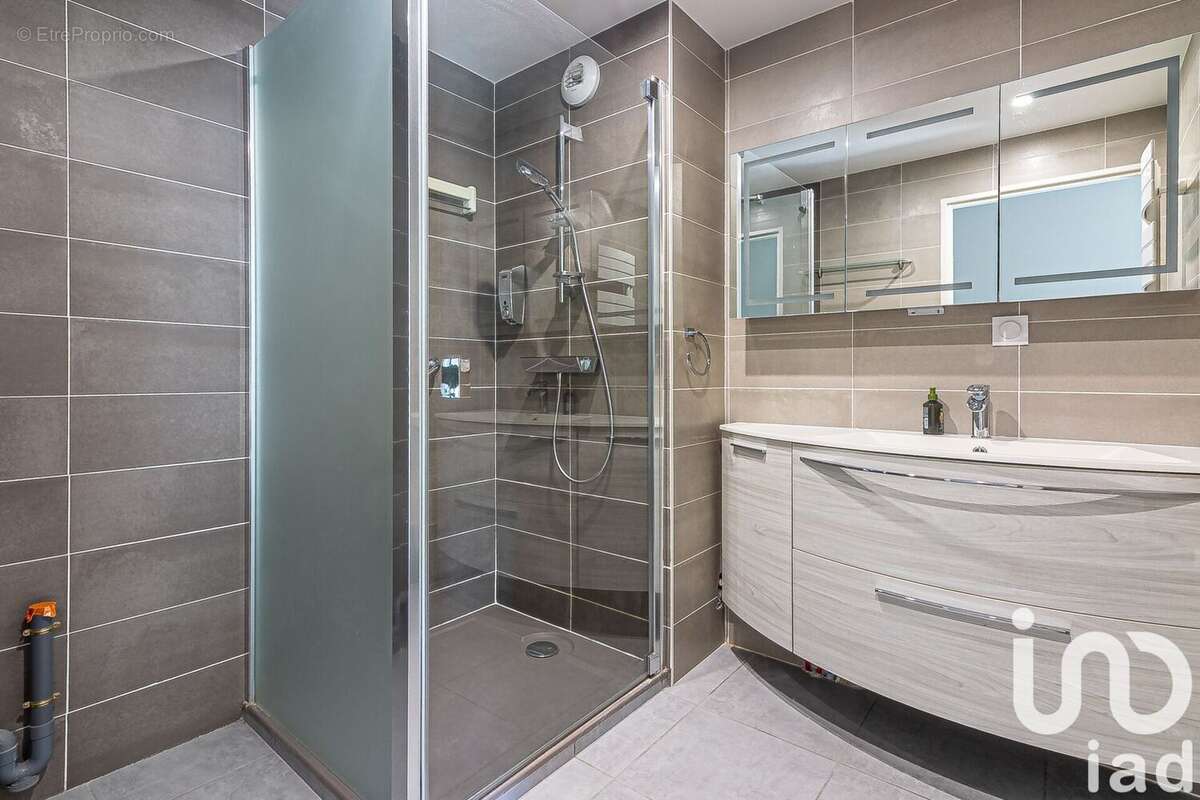 Photo 5 - Appartement à GENAS