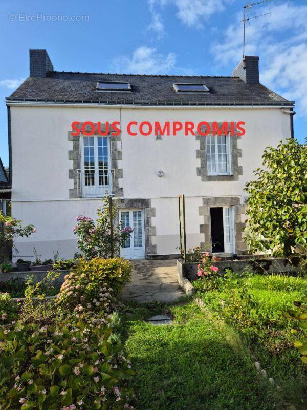 Maison à CLEGUER