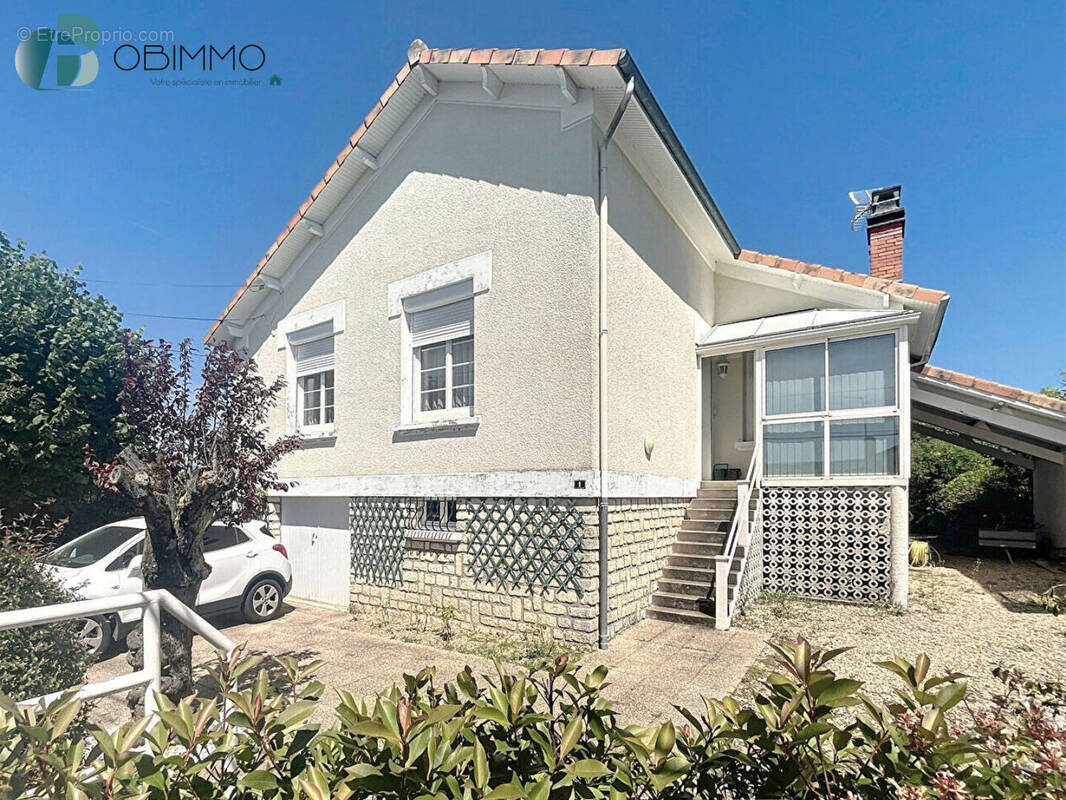 Maison à RUELLE-SUR-TOUVRE