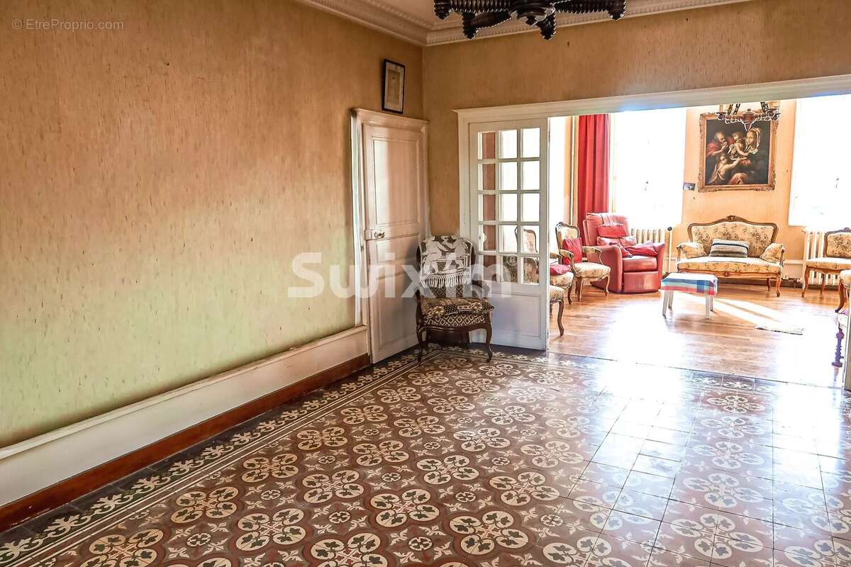 Grande Maison de Charme à Vendre dans Village avec Commerces - photo 6