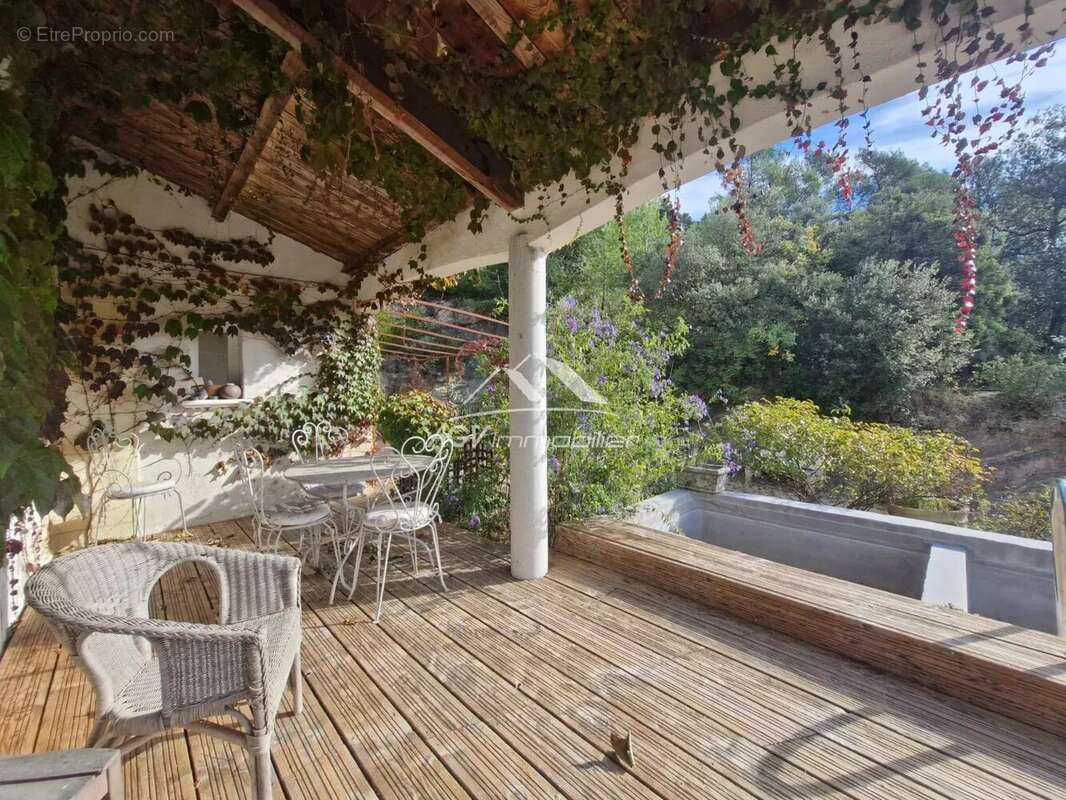 Maison à SAINT-FLORENT-SUR-AUZONNET