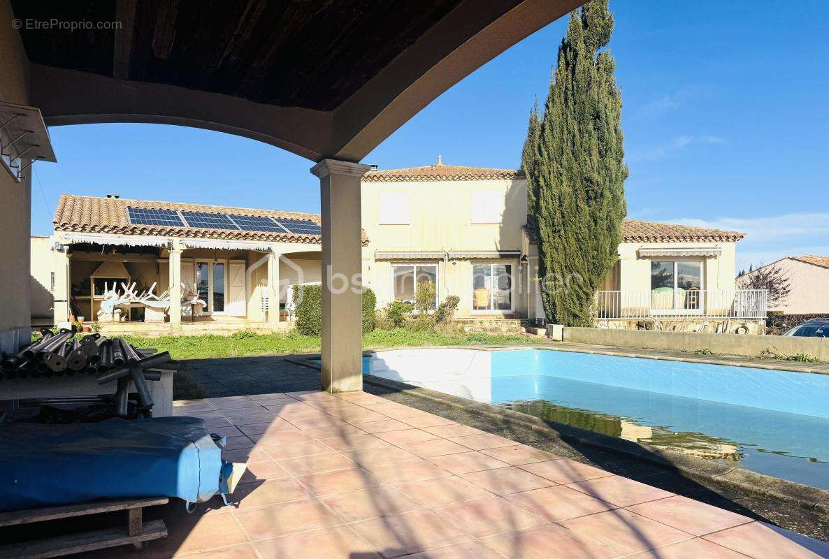 Maison à OUVEILLAN