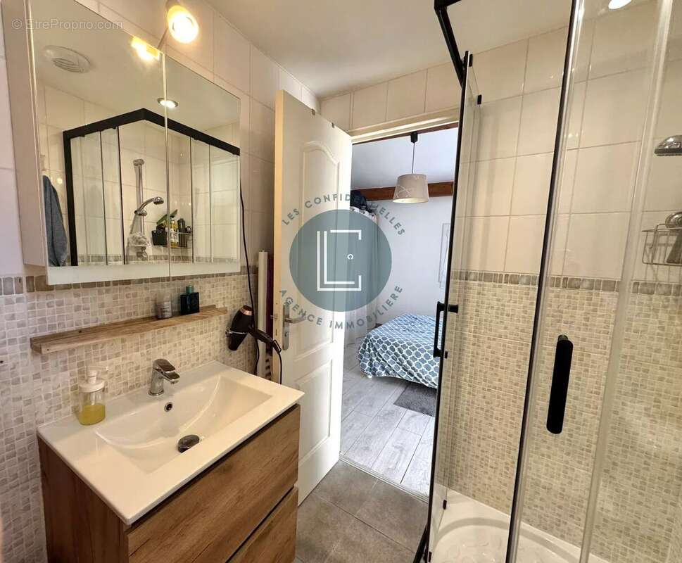 Appartement à MAUGUIO