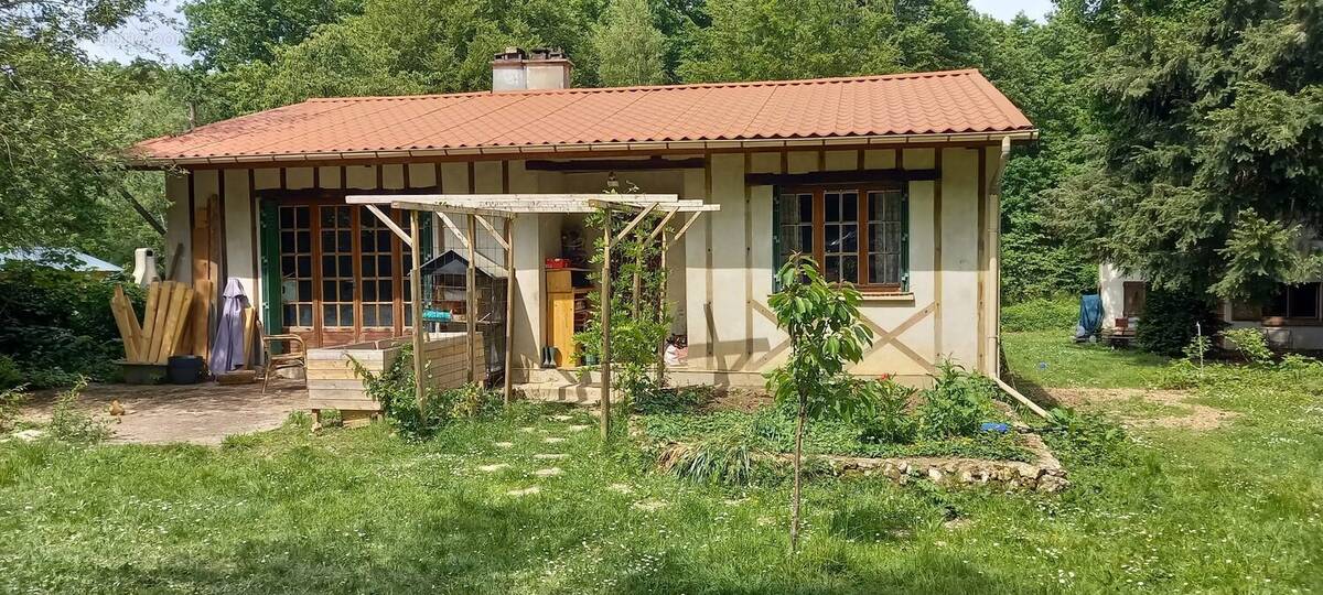 Maison de plain-pied située dans un environnement calme entre Évreux et Conches. - Maison à GLISOLLES