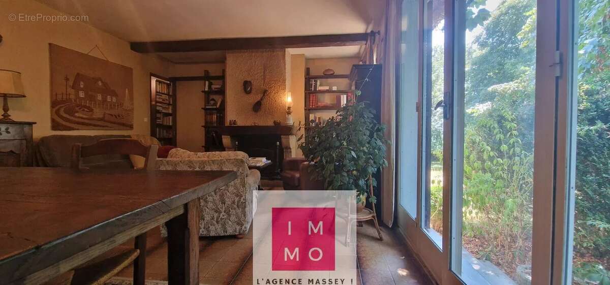 COUP DE COEUR - Maison de plain-pied de 94 m² avec jardin sur 1591 m² - photo 12