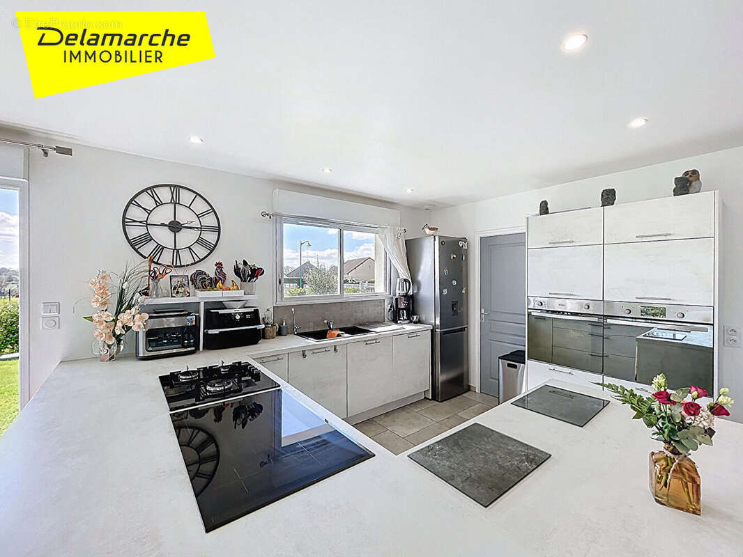 Maison à NOTRE-DAME-DE-CENILLY