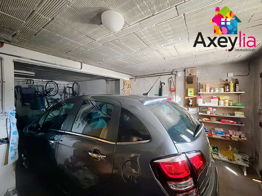 Maison à COMMELLE-VERNAY