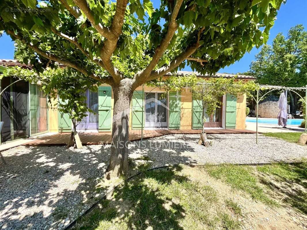 Maison à ROUSSILLON