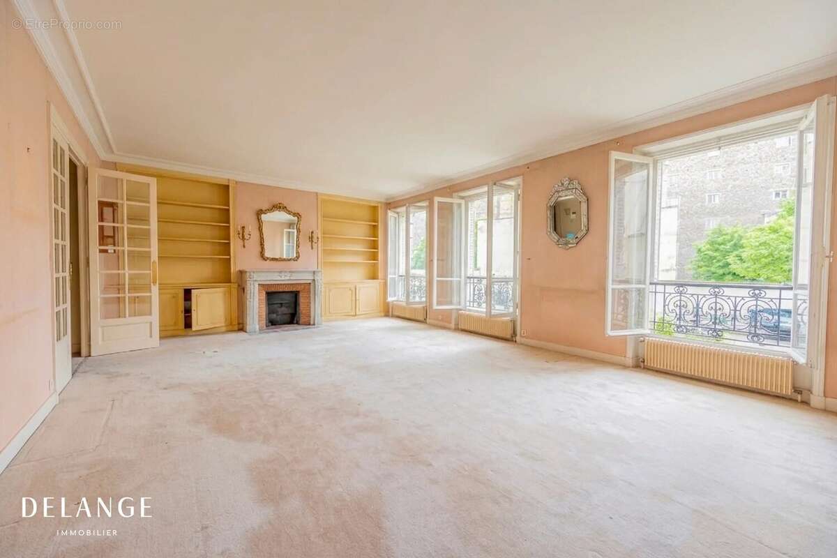 Appartement à PARIS-17E