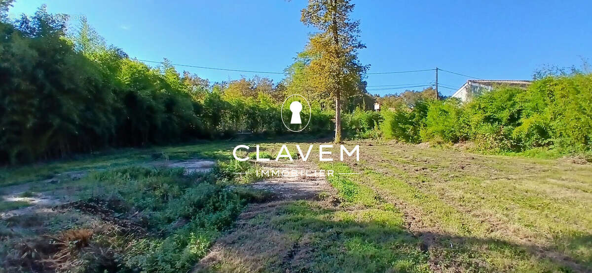 Terrain à SAINT-MARIENS