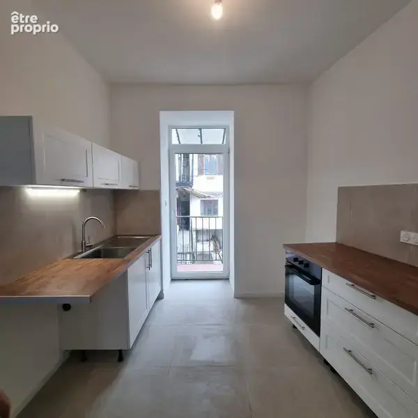 Saint-Claude, rue du Collège, Appartement T2 de 51 m2 vendu loué   Idéal investisseur - photo 1
