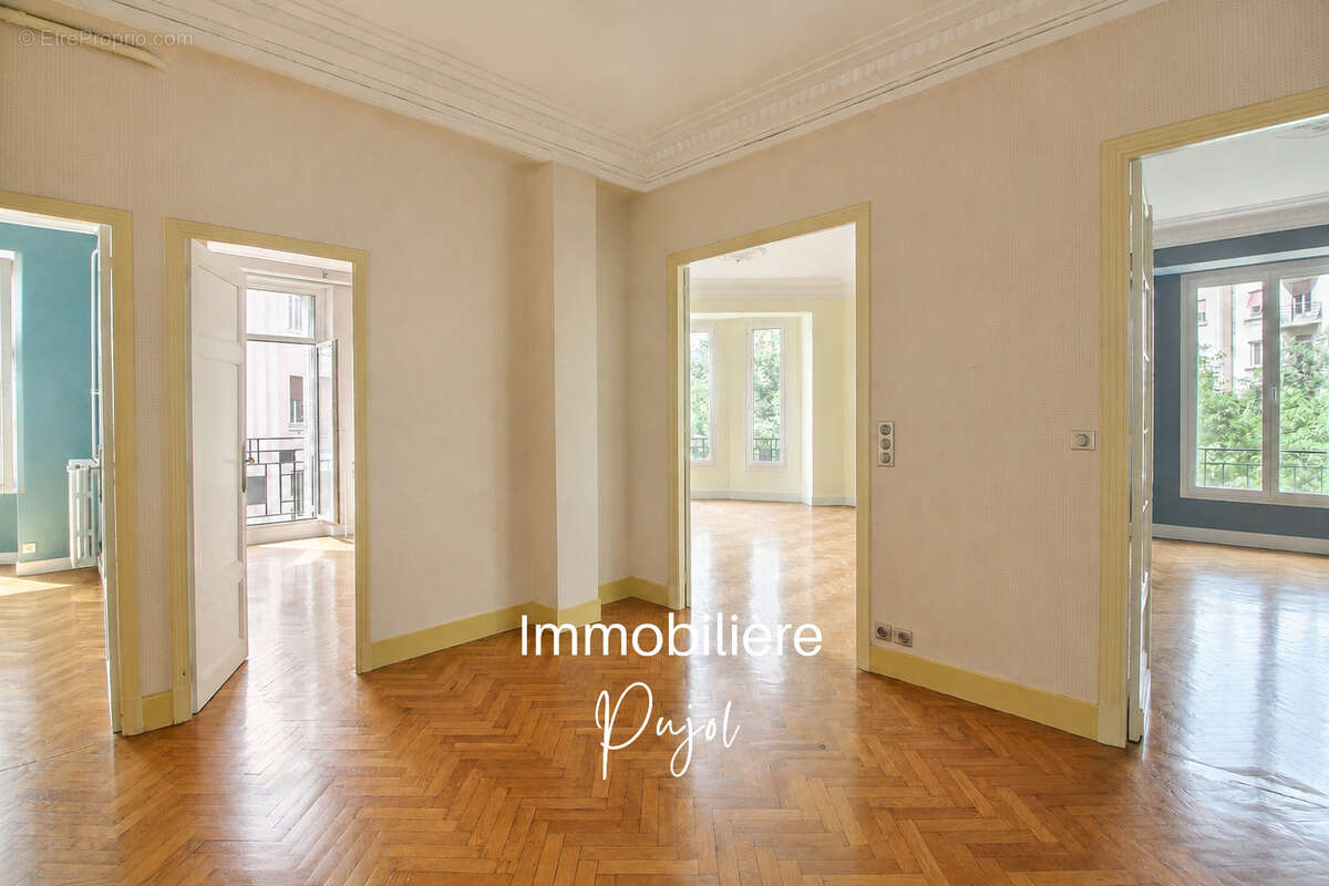 Appartement à MARSEILLE-4E