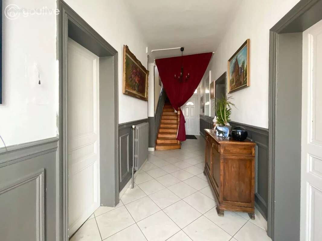 Maison d'ingénieur  de 220 m² habitable sur un beau terrain de  1154 m² - photo 12