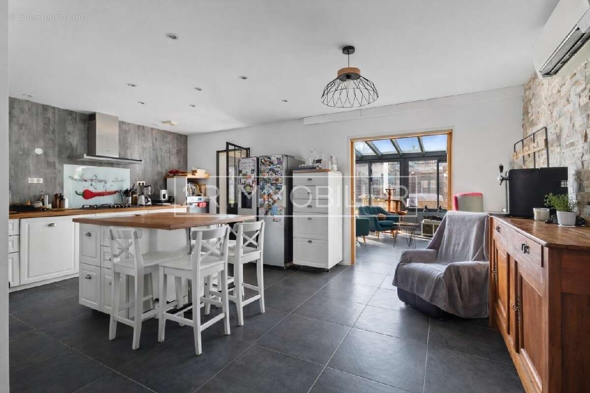 Maison à BUSSY-SAINT-GEORGES