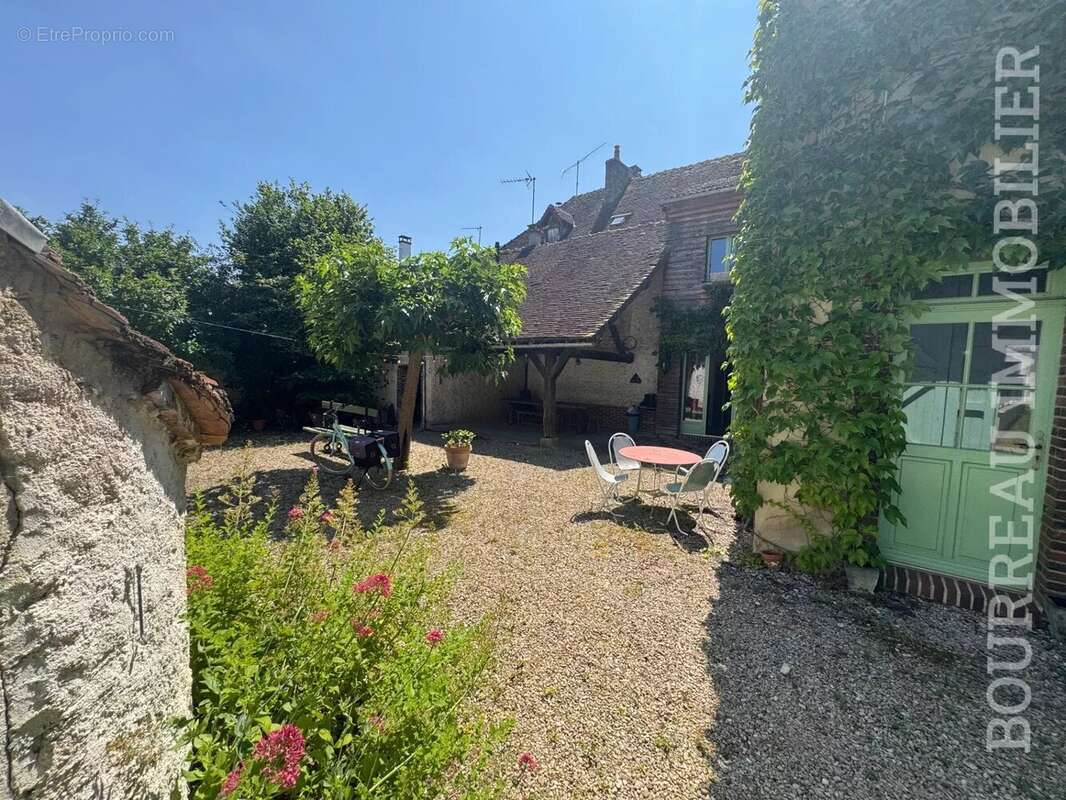 Appartement à ARMEAU