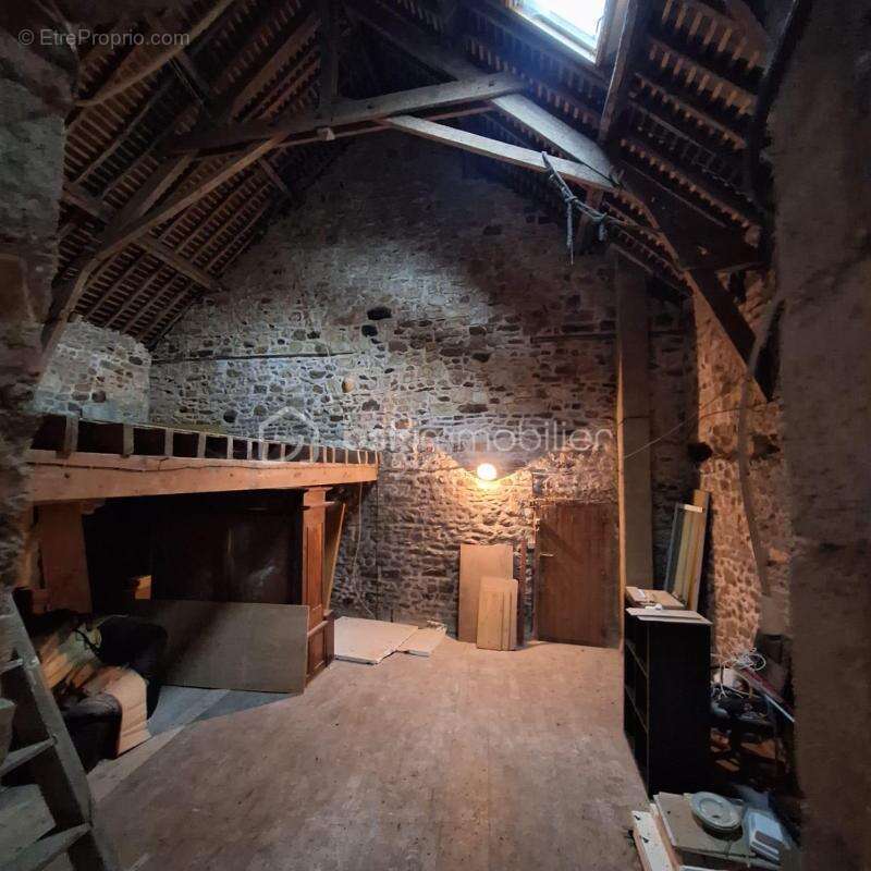 Appartement à CHATILLON-SUR-COLMONT