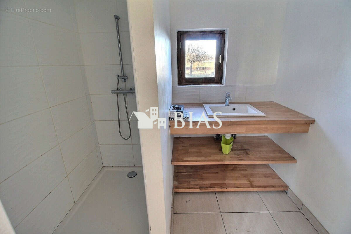 RDC - Maison à BUCHY