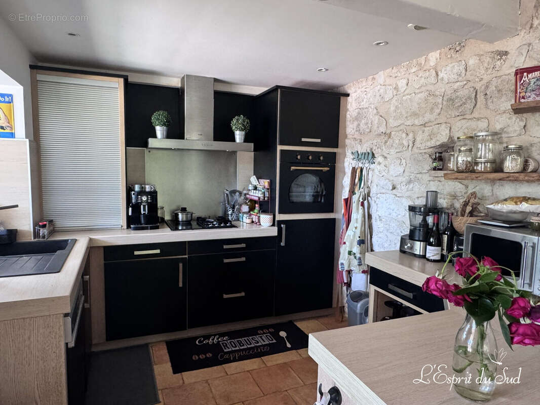 La cuisine - Maison à CAHUZAC-SUR-VERE