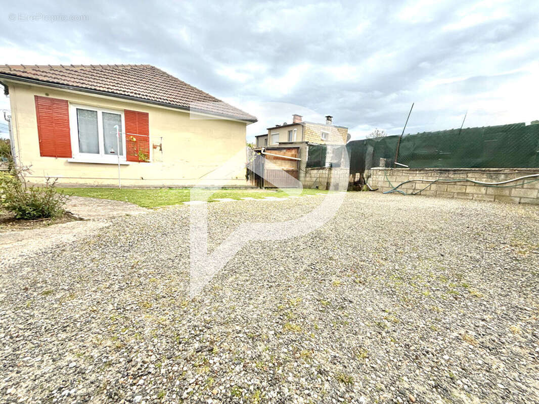 Maison à MONTATAIRE