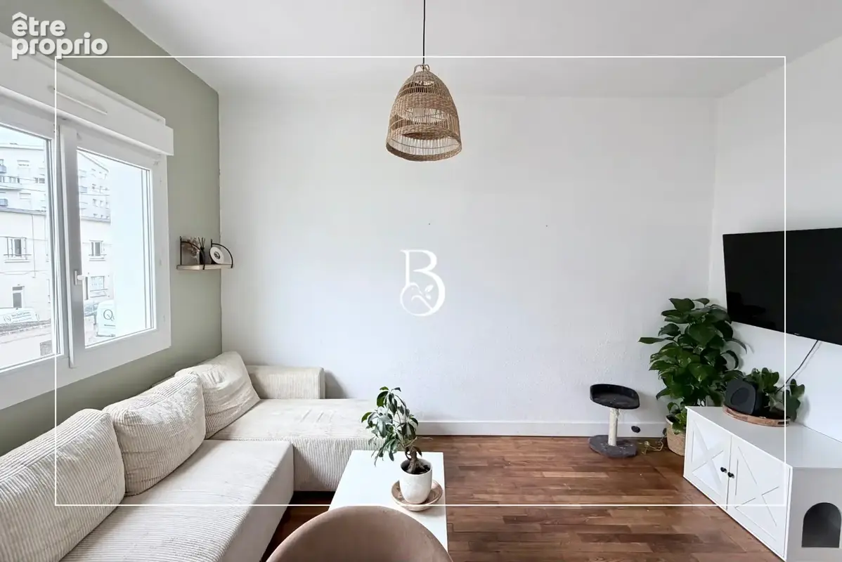 Le soleil se lève dans les chambres. Il se couche dans le salon. Entre les deux, 52 m2 prêts à aménager. - photo 3