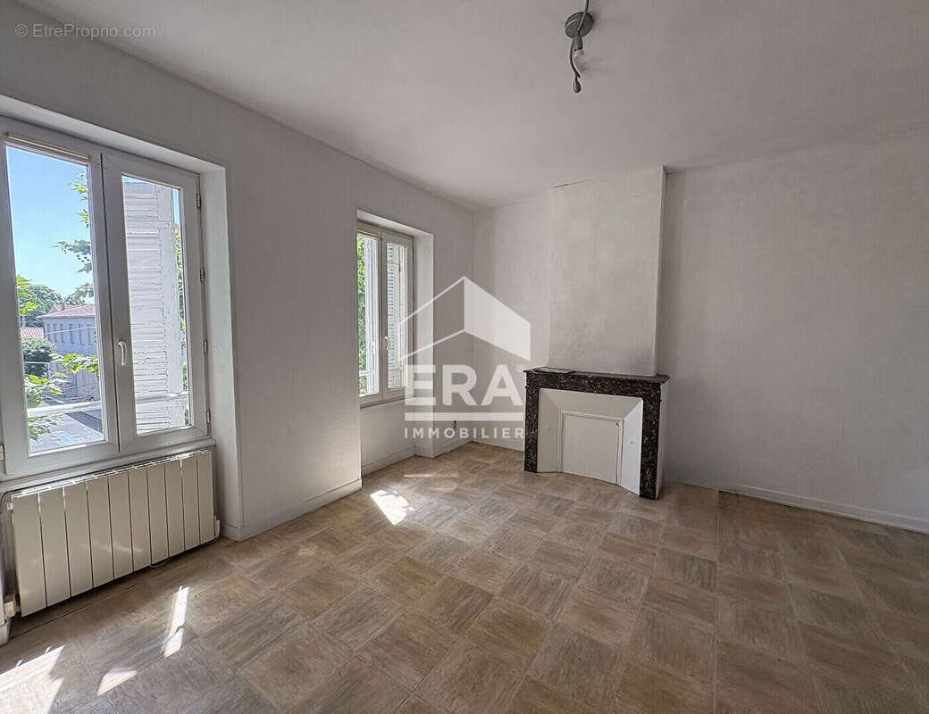 Appartement à SAINTES