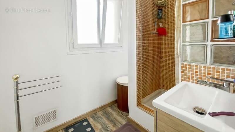 Appartement à LES CLAYES-SOUS-BOIS