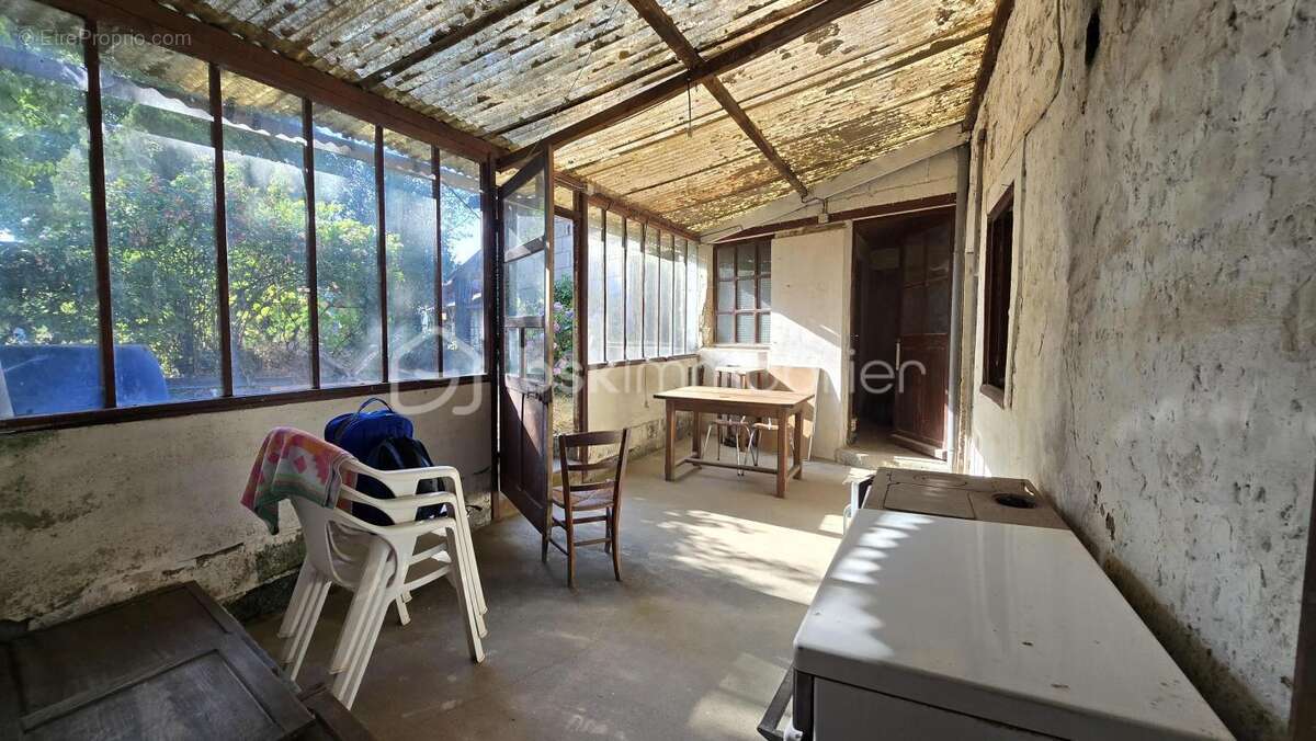 Superbe opportunité, maison de bourg à rénover, 4 chambres, grenier aménageable, terrain - photo 5