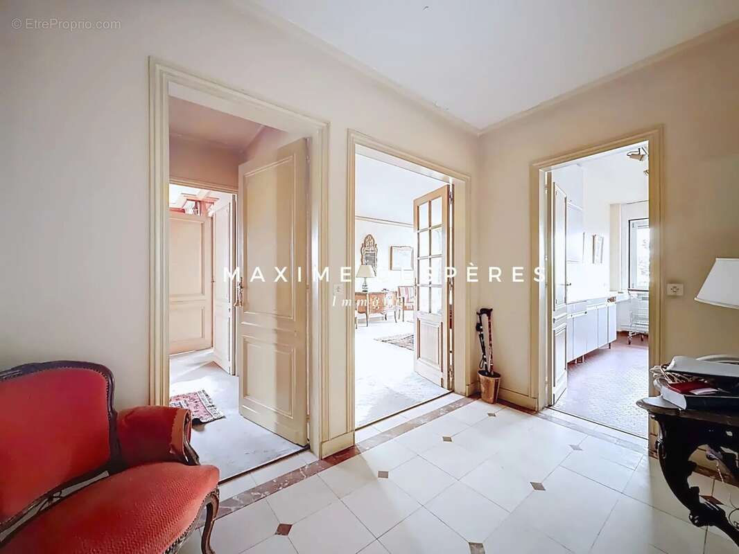 Appartement à NEUILLY-SUR-SEINE