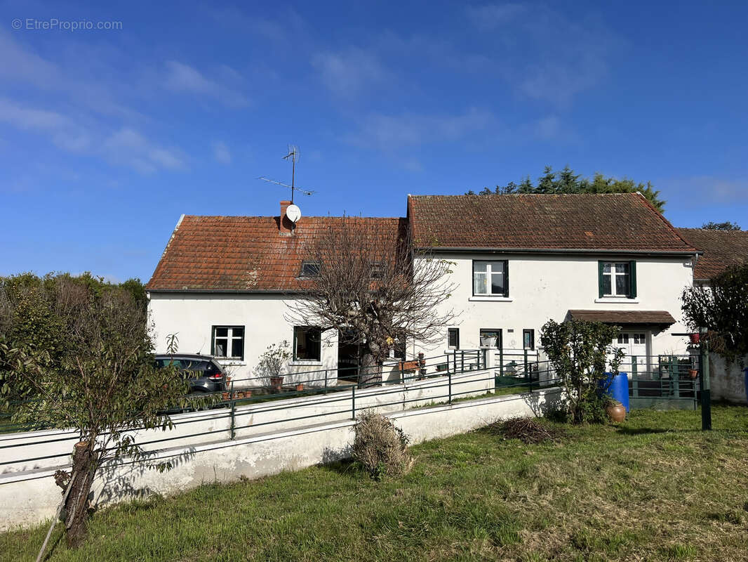 Maison à COLOMBIER-EN-BRIONNAIS