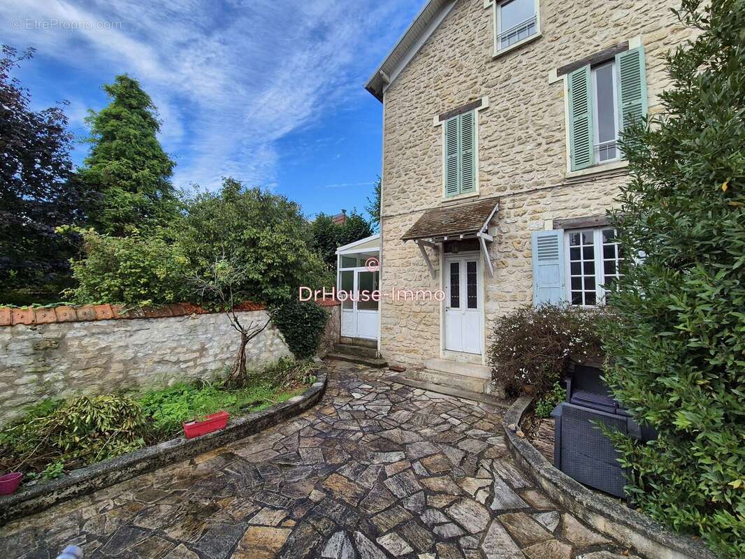 Maison à MANTES-LA-JOLIE