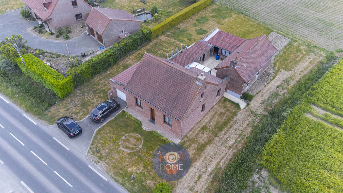 Maison à ESTAIRES