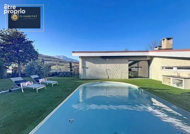 BRIE ET ANGONNES - Propriété de standing au calme avec piscine - photo 6