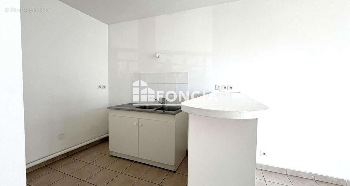 CORBEIL - 2 Pièces avec balcon et parking en sous-sol - photo 6