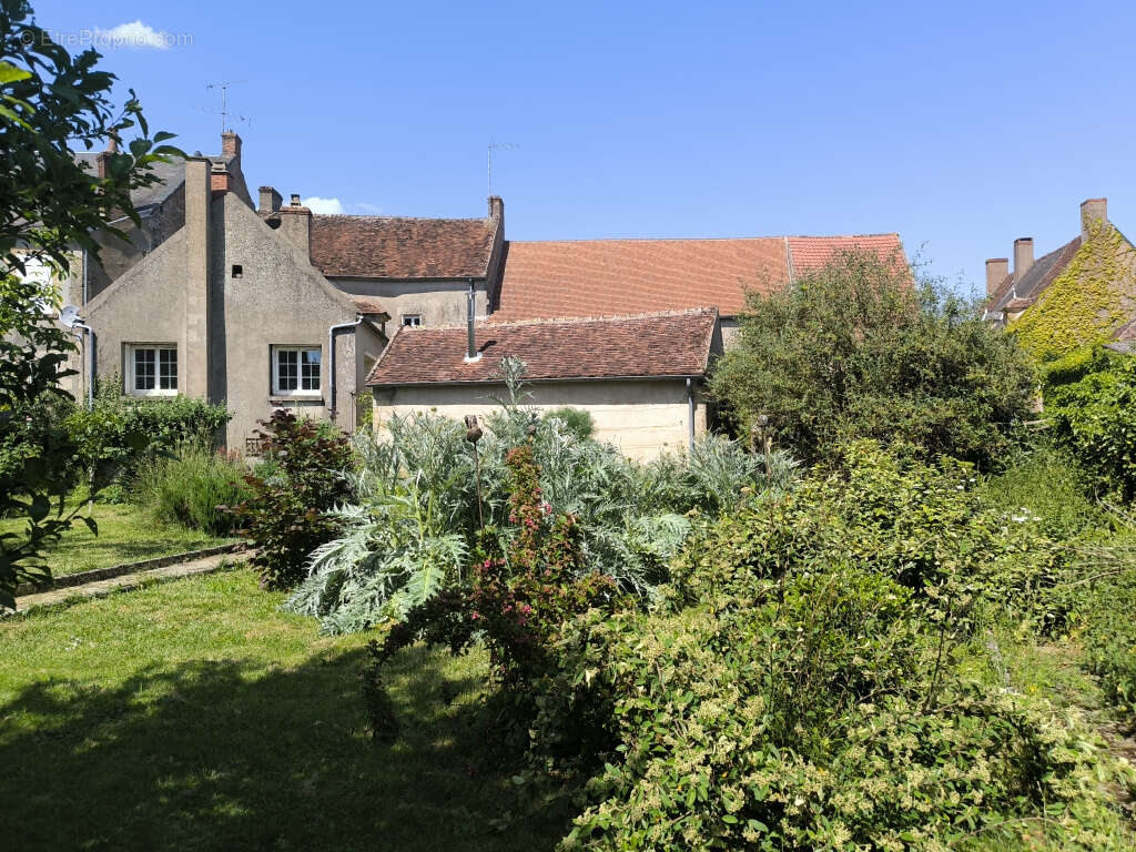 Maison à SAINT-REVERIEN