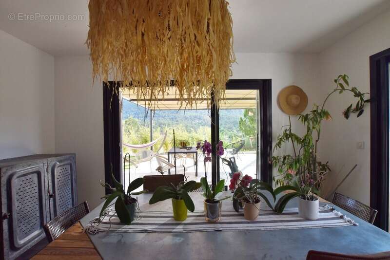 Maison à SOLLIES-TOUCAS