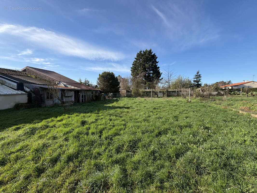 Maison à MONTREVAULT