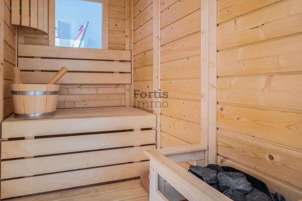 Appartement à PARIS-10E