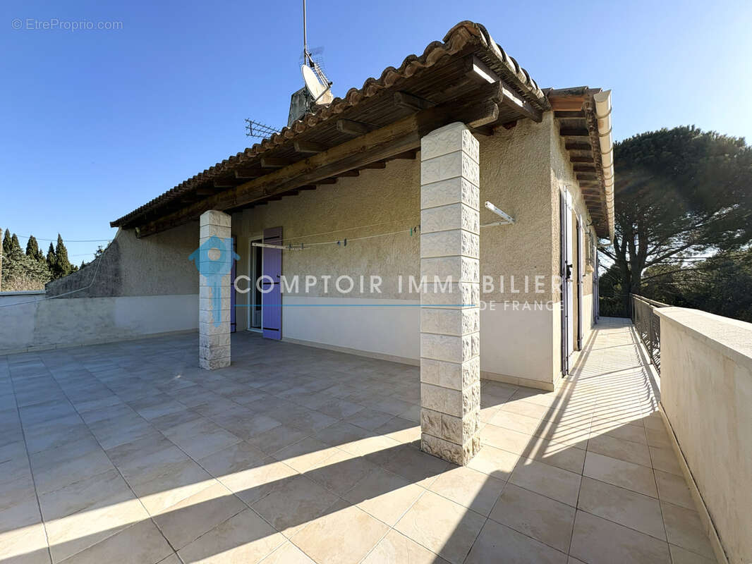 Maison à MEYNES